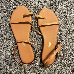 Tkees MIA Napa sandals size 8